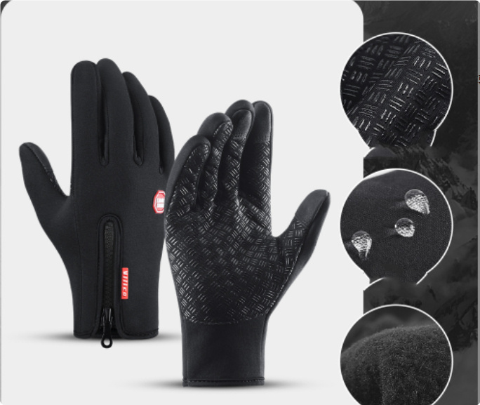 Fleece-Lined Full-Finger Gloves in Black